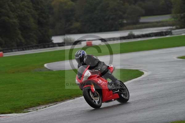 Motorcycle action photographs;Trackday digital images;event digital images;eventdigitalimages;no limits trackday;oulton park;oulton park circuit cheshire;oulton park photographs;peter wileman photography;trackday;trackday photos