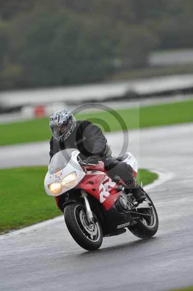 Motorcycle action photographs;Trackday digital images;event digital images;eventdigitalimages;no limits trackday;oulton park;oulton park circuit cheshire;oulton park photographs;peter wileman photography;trackday;trackday photos