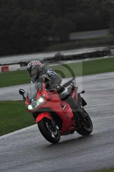 Motorcycle action photographs;Trackday digital images;event digital images;eventdigitalimages;no limits trackday;oulton park;oulton park circuit cheshire;oulton park photographs;peter wileman photography;trackday;trackday photos