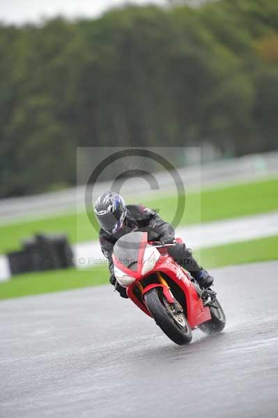 Motorcycle action photographs;Trackday digital images;event digital images;eventdigitalimages;no limits trackday;oulton park;oulton park circuit cheshire;oulton park photographs;peter wileman photography;trackday;trackday photos