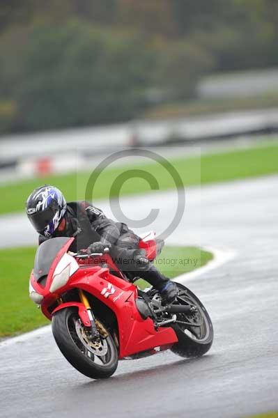 Motorcycle action photographs;Trackday digital images;event digital images;eventdigitalimages;no limits trackday;oulton park;oulton park circuit cheshire;oulton park photographs;peter wileman photography;trackday;trackday photos