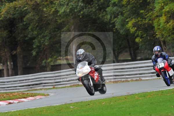 Motorcycle action photographs;Trackday digital images;event digital images;eventdigitalimages;no limits trackday;oulton park;oulton park circuit cheshire;oulton park photographs;peter wileman photography;trackday;trackday photos