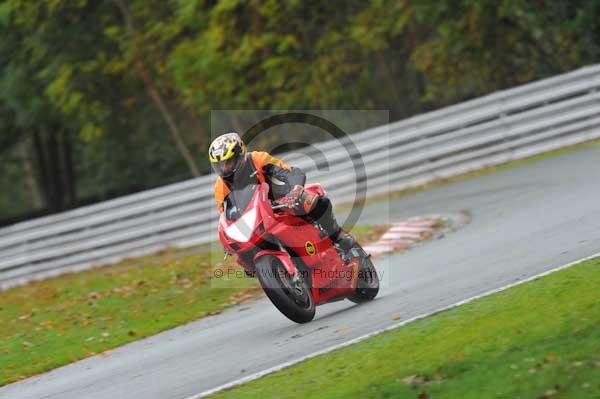 Motorcycle action photographs;Trackday digital images;event digital images;eventdigitalimages;no limits trackday;oulton park;oulton park circuit cheshire;oulton park photographs;peter wileman photography;trackday;trackday photos