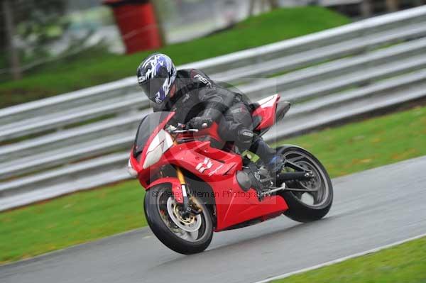 Motorcycle action photographs;Trackday digital images;event digital images;eventdigitalimages;no limits trackday;oulton park;oulton park circuit cheshire;oulton park photographs;peter wileman photography;trackday;trackday photos