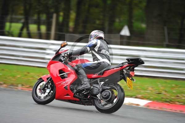 Motorcycle action photographs;Trackday digital images;event digital images;eventdigitalimages;no limits trackday;oulton park;oulton park circuit cheshire;oulton park photographs;peter wileman photography;trackday;trackday photos