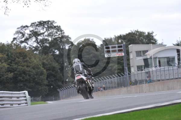 Motorcycle action photographs;Trackday digital images;event digital images;eventdigitalimages;no limits trackday;oulton park;oulton park circuit cheshire;oulton park photographs;peter wileman photography;trackday;trackday photos