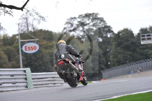 Motorcycle action photographs;Trackday digital images;event digital images;eventdigitalimages;no limits trackday;oulton park;oulton park circuit cheshire;oulton park photographs;peter wileman photography;trackday;trackday photos