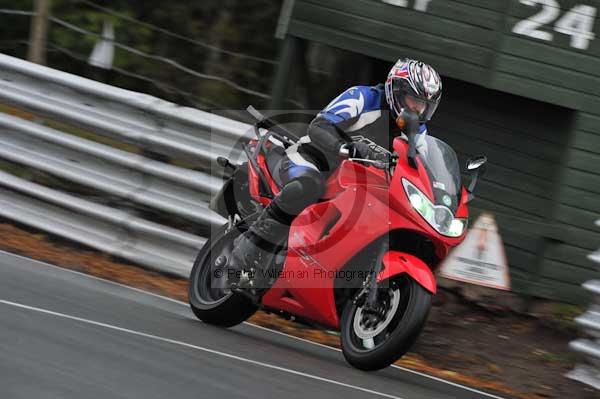 Motorcycle action photographs;Trackday digital images;event digital images;eventdigitalimages;no limits trackday;oulton park;oulton park circuit cheshire;oulton park photographs;peter wileman photography;trackday;trackday photos