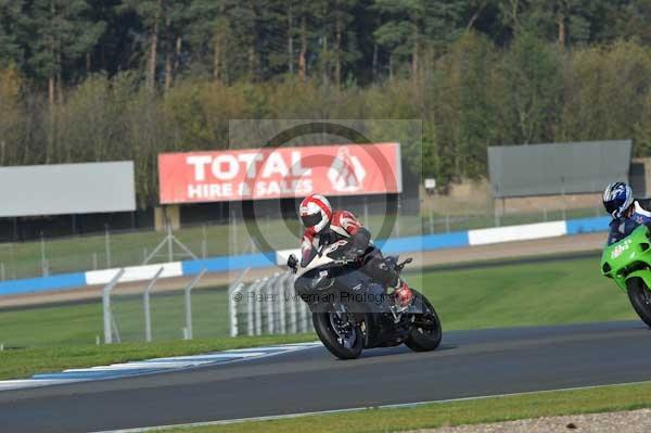 Motorcycle action photographs;donington;donington park leicestershire;donington photographs;event digital images;eventdigitalimages;no limits trackday;peter wileman photography;trackday;trackday digital images;trackday photos