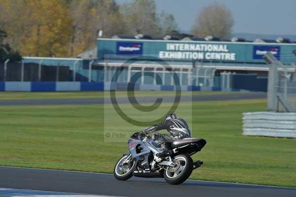 Motorcycle action photographs;donington;donington park leicestershire;donington photographs;event digital images;eventdigitalimages;no limits trackday;peter wileman photography;trackday;trackday digital images;trackday photos