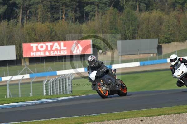 Motorcycle action photographs;donington;donington park leicestershire;donington photographs;event digital images;eventdigitalimages;no limits trackday;peter wileman photography;trackday;trackday digital images;trackday photos