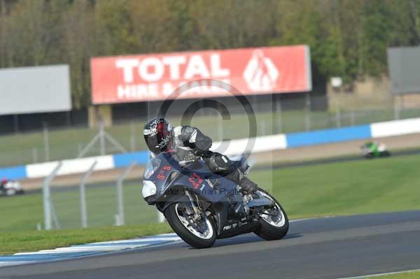 Motorcycle action photographs;donington;donington park leicestershire;donington photographs;event digital images;eventdigitalimages;no limits trackday;peter wileman photography;trackday;trackday digital images;trackday photos