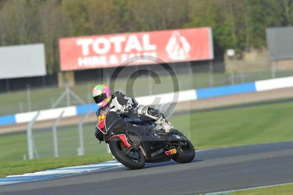 Motorcycle action photographs;donington;donington park leicestershire;donington photographs;event digital images;eventdigitalimages;no limits trackday;peter wileman photography;trackday;trackday digital images;trackday photos