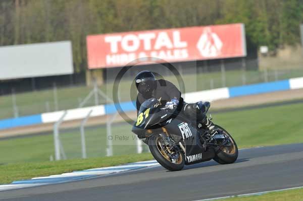 Motorcycle action photographs;donington;donington park leicestershire;donington photographs;event digital images;eventdigitalimages;no limits trackday;peter wileman photography;trackday;trackday digital images;trackday photos