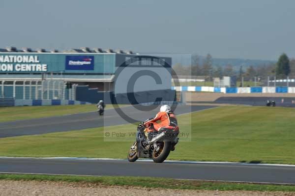 Motorcycle action photographs;donington;donington park leicestershire;donington photographs;event digital images;eventdigitalimages;no limits trackday;peter wileman photography;trackday;trackday digital images;trackday photos