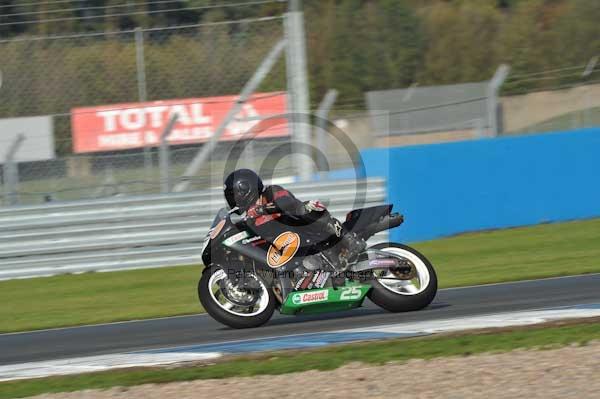 Motorcycle action photographs;donington;donington park leicestershire;donington photographs;event digital images;eventdigitalimages;no limits trackday;peter wileman photography;trackday;trackday digital images;trackday photos