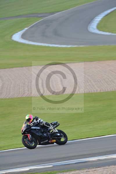 Motorcycle action photographs;donington;donington park leicestershire;donington photographs;event digital images;eventdigitalimages;no limits trackday;peter wileman photography;trackday;trackday digital images;trackday photos