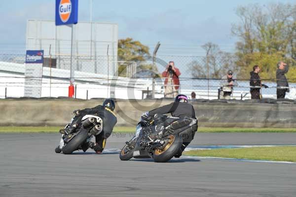 Motorcycle action photographs;donington;donington park leicestershire;donington photographs;event digital images;eventdigitalimages;no limits trackday;peter wileman photography;trackday;trackday digital images;trackday photos