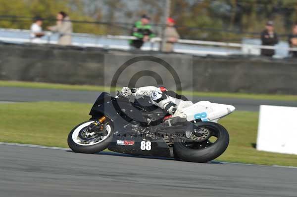Motorcycle action photographs;donington;donington park leicestershire;donington photographs;event digital images;eventdigitalimages;no limits trackday;peter wileman photography;trackday;trackday digital images;trackday photos