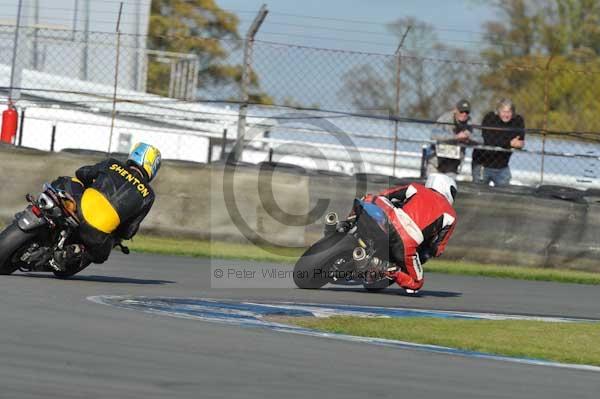 Motorcycle action photographs;donington;donington park leicestershire;donington photographs;event digital images;eventdigitalimages;no limits trackday;peter wileman photography;trackday;trackday digital images;trackday photos