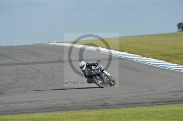 Motorcycle action photographs;donington;donington park leicestershire;donington photographs;event digital images;eventdigitalimages;no limits trackday;peter wileman photography;trackday;trackday digital images;trackday photos