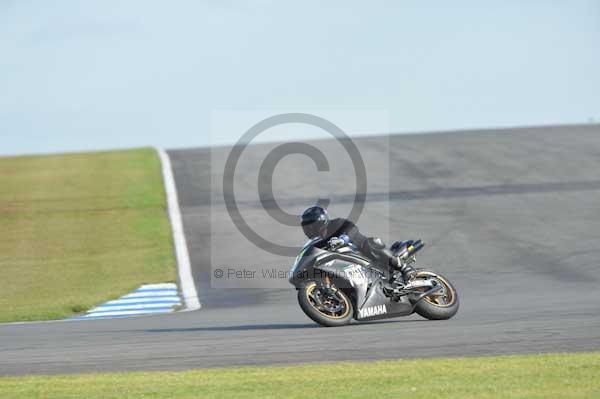 Motorcycle action photographs;donington;donington park leicestershire;donington photographs;event digital images;eventdigitalimages;no limits trackday;peter wileman photography;trackday;trackday digital images;trackday photos