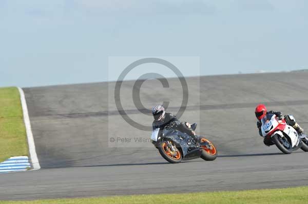 Motorcycle action photographs;donington;donington park leicestershire;donington photographs;event digital images;eventdigitalimages;no limits trackday;peter wileman photography;trackday;trackday digital images;trackday photos