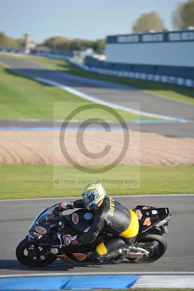 Motorcycle action photographs;donington;donington park leicestershire;donington photographs;event digital images;eventdigitalimages;no limits trackday;peter wileman photography;trackday;trackday digital images;trackday photos