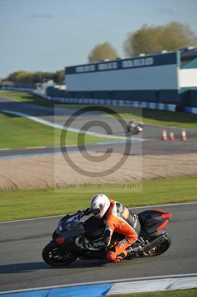 Motorcycle action photographs;donington;donington park leicestershire;donington photographs;event digital images;eventdigitalimages;no limits trackday;peter wileman photography;trackday;trackday digital images;trackday photos