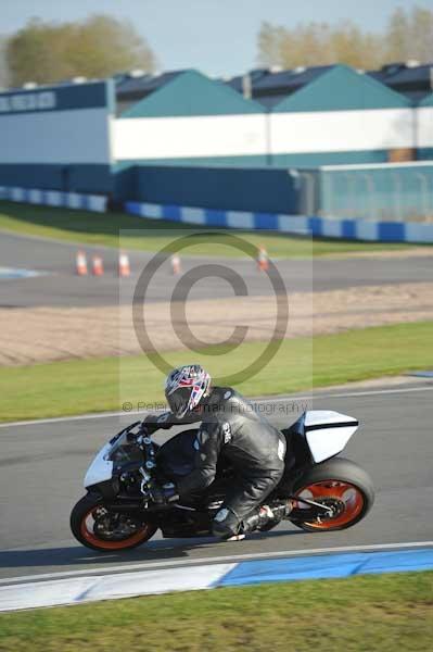 Motorcycle action photographs;donington;donington park leicestershire;donington photographs;event digital images;eventdigitalimages;no limits trackday;peter wileman photography;trackday;trackday digital images;trackday photos