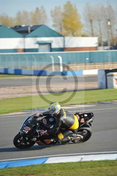 Motorcycle action photographs;donington;donington park leicestershire;donington photographs;event digital images;eventdigitalimages;no limits trackday;peter wileman photography;trackday;trackday digital images;trackday photos