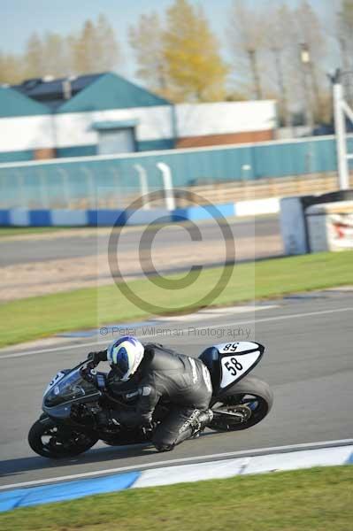 Motorcycle action photographs;donington;donington park leicestershire;donington photographs;event digital images;eventdigitalimages;no limits trackday;peter wileman photography;trackday;trackday digital images;trackday photos