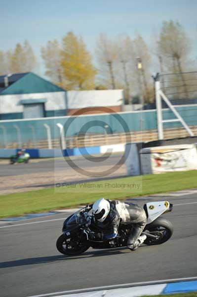 Motorcycle action photographs;donington;donington park leicestershire;donington photographs;event digital images;eventdigitalimages;no limits trackday;peter wileman photography;trackday;trackday digital images;trackday photos
