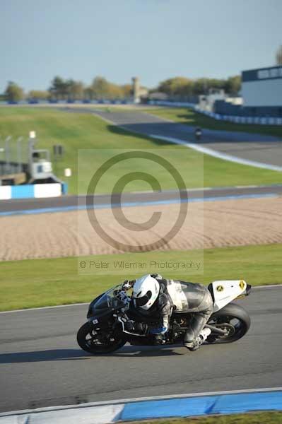 Motorcycle action photographs;donington;donington park leicestershire;donington photographs;event digital images;eventdigitalimages;no limits trackday;peter wileman photography;trackday;trackday digital images;trackday photos