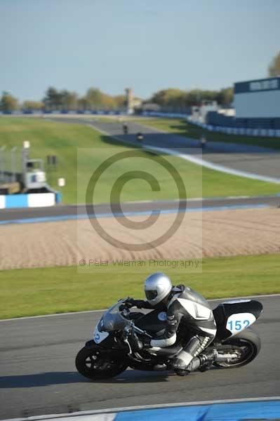 Motorcycle action photographs;donington;donington park leicestershire;donington photographs;event digital images;eventdigitalimages;no limits trackday;peter wileman photography;trackday;trackday digital images;trackday photos
