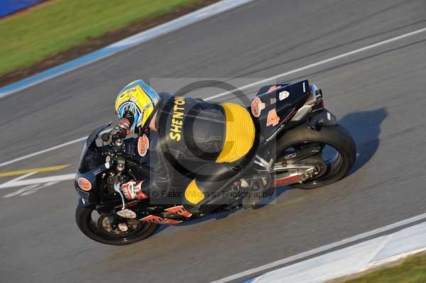 Motorcycle action photographs;donington;donington park leicestershire;donington photographs;event digital images;eventdigitalimages;no limits trackday;peter wileman photography;trackday;trackday digital images;trackday photos