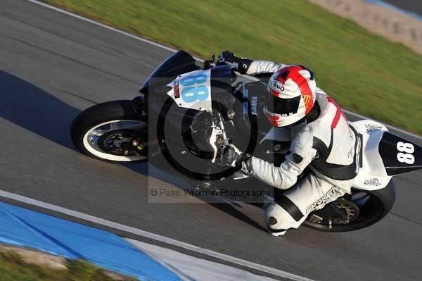 Motorcycle action photographs;donington;donington park leicestershire;donington photographs;event digital images;eventdigitalimages;no limits trackday;peter wileman photography;trackday;trackday digital images;trackday photos
