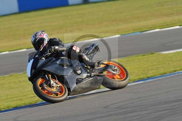 Motorcycle action photographs;donington;donington park leicestershire;donington photographs;event digital images;eventdigitalimages;no limits trackday;peter wileman photography;trackday;trackday digital images;trackday photos