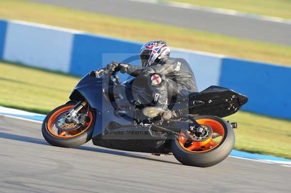 Motorcycle action photographs;donington;donington park leicestershire;donington photographs;event digital images;eventdigitalimages;no limits trackday;peter wileman photography;trackday;trackday digital images;trackday photos