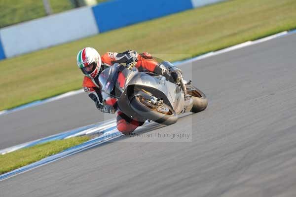 Motorcycle action photographs;donington;donington park leicestershire;donington photographs;event digital images;eventdigitalimages;no limits trackday;peter wileman photography;trackday;trackday digital images;trackday photos