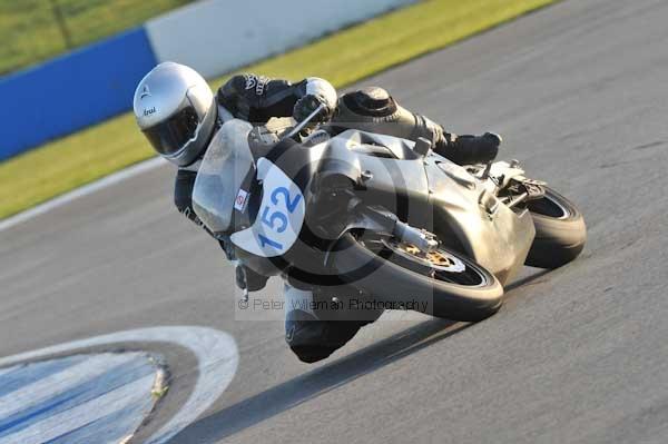 Motorcycle action photographs;donington;donington park leicestershire;donington photographs;event digital images;eventdigitalimages;no limits trackday;peter wileman photography;trackday;trackday digital images;trackday photos