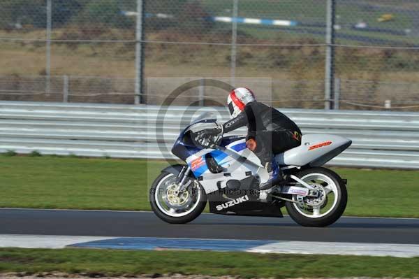 Motorcycle action photographs;donington;donington park leicestershire;donington photographs;event digital images;eventdigitalimages;no limits trackday;peter wileman photography;trackday;trackday digital images;trackday photos