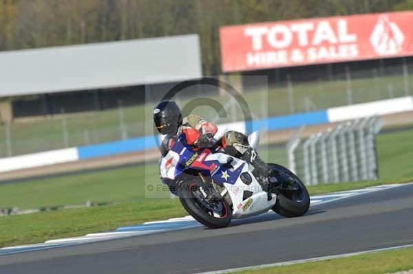Motorcycle action photographs;donington;donington park leicestershire;donington photographs;event digital images;eventdigitalimages;no limits trackday;peter wileman photography;trackday;trackday digital images;trackday photos