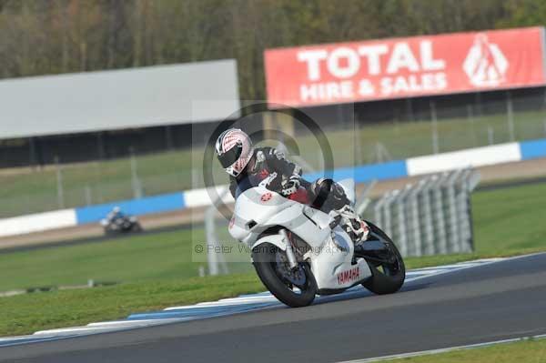 Motorcycle action photographs;donington;donington park leicestershire;donington photographs;event digital images;eventdigitalimages;no limits trackday;peter wileman photography;trackday;trackday digital images;trackday photos