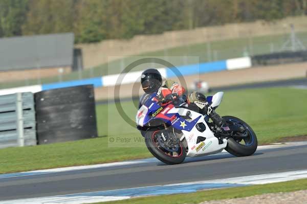 Motorcycle action photographs;donington;donington park leicestershire;donington photographs;event digital images;eventdigitalimages;no limits trackday;peter wileman photography;trackday;trackday digital images;trackday photos