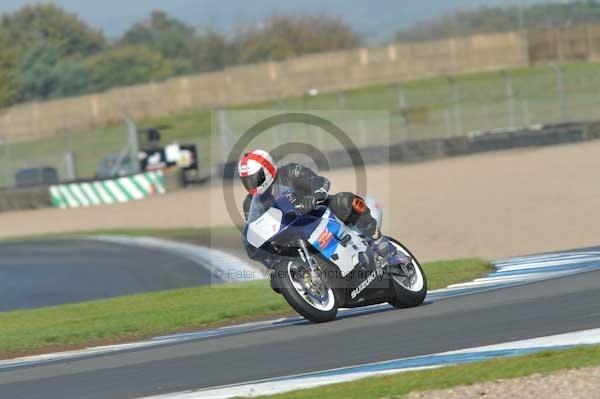 Motorcycle action photographs;donington;donington park leicestershire;donington photographs;event digital images;eventdigitalimages;no limits trackday;peter wileman photography;trackday;trackday digital images;trackday photos