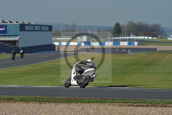 Motorcycle action photographs;donington;donington park leicestershire;donington photographs;event digital images;eventdigitalimages;no limits trackday;peter wileman photography;trackday;trackday digital images;trackday photos