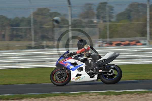 Motorcycle action photographs;donington;donington park leicestershire;donington photographs;event digital images;eventdigitalimages;no limits trackday;peter wileman photography;trackday;trackday digital images;trackday photos
