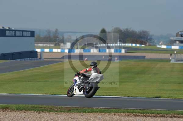 Motorcycle action photographs;donington;donington park leicestershire;donington photographs;event digital images;eventdigitalimages;no limits trackday;peter wileman photography;trackday;trackday digital images;trackday photos