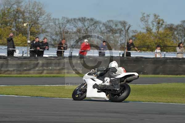 Motorcycle action photographs;donington;donington park leicestershire;donington photographs;event digital images;eventdigitalimages;no limits trackday;peter wileman photography;trackday;trackday digital images;trackday photos